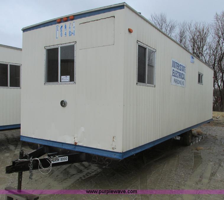image for item F4233 2005 Comb 26' single axle office trailer