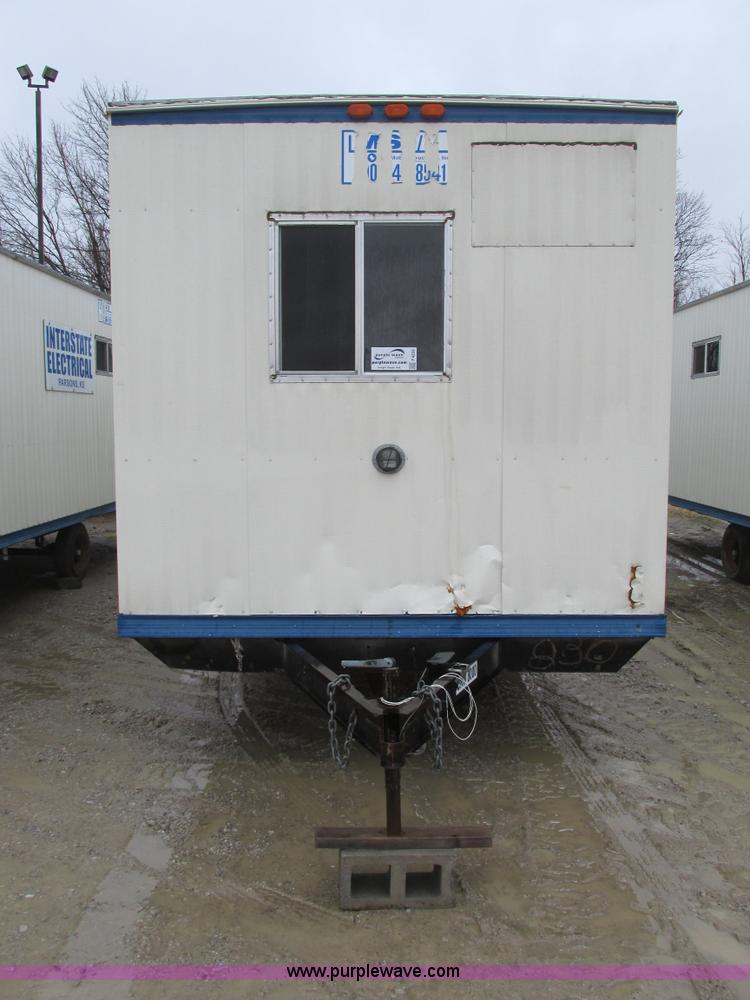 image for item F4233 2005 Comb 26' single axle office trailer