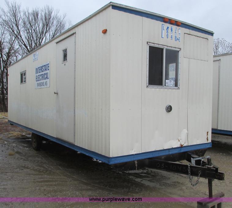 image for item F4233 2005 Comb 26' single axle office trailer