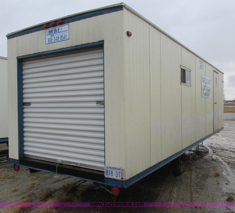 image for item F4233 2005 Comb 26' single axle office trailer