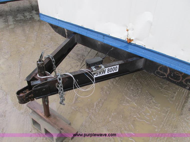 image for item F4233 2005 Comb 26' single axle office trailer