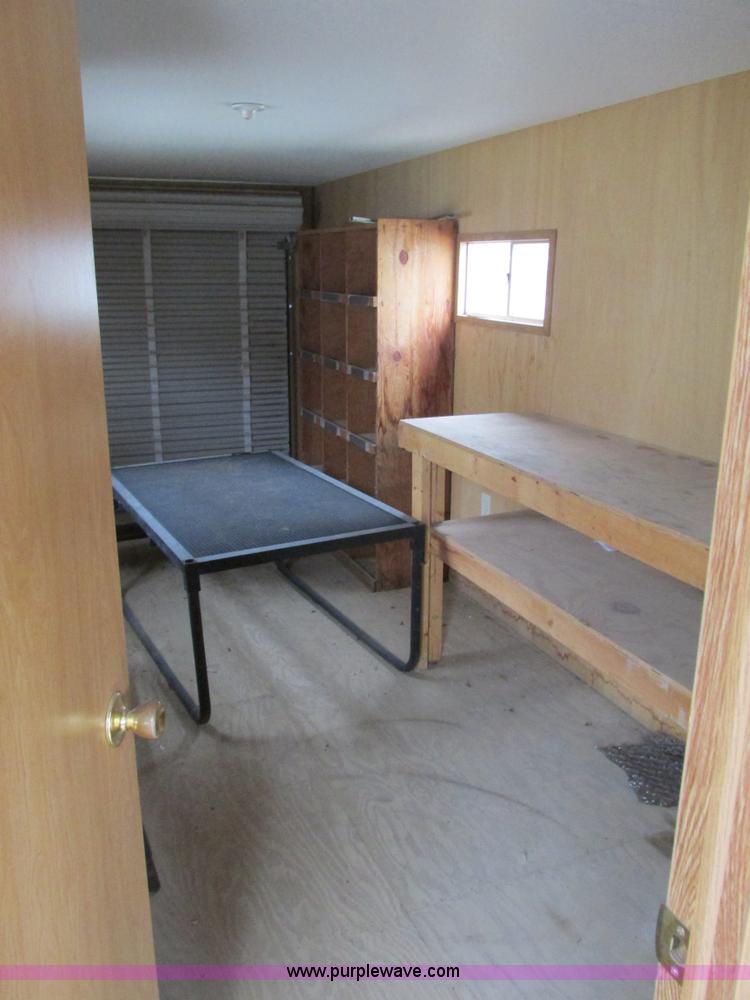 image for item F4233 2005 Comb 26' single axle office trailer