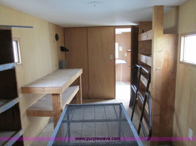 image for item F4233 2005 Comb 26' single axle office trailer