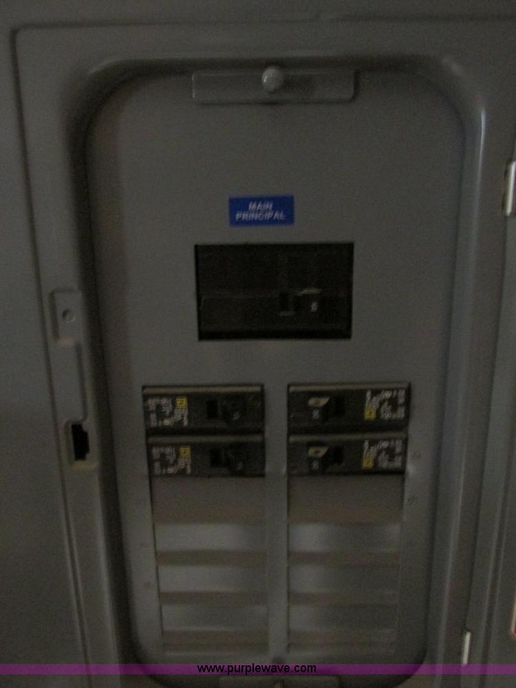 image for item F4233 2005 Comb 26' single axle office trailer