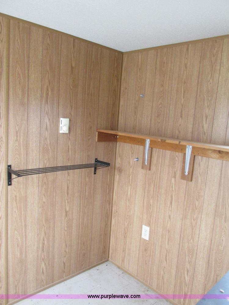 image for item F4233 2005 Comb 26' single axle office trailer