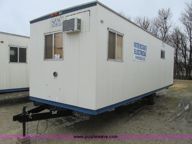 image for item F4234 2006 Comb 26' single axle office trailer