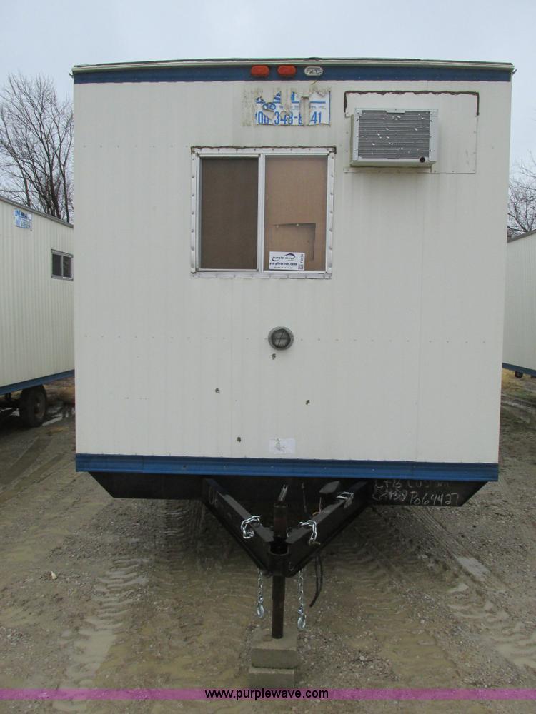 image for item F4234 2006 Comb 26' single axle office trailer