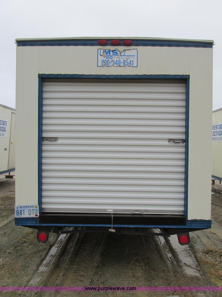 image for item F4234 2006 Comb 26' single axle office trailer