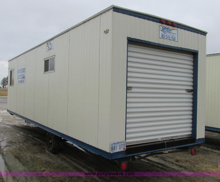 image for item F4234 2006 Comb 26' single axle office trailer