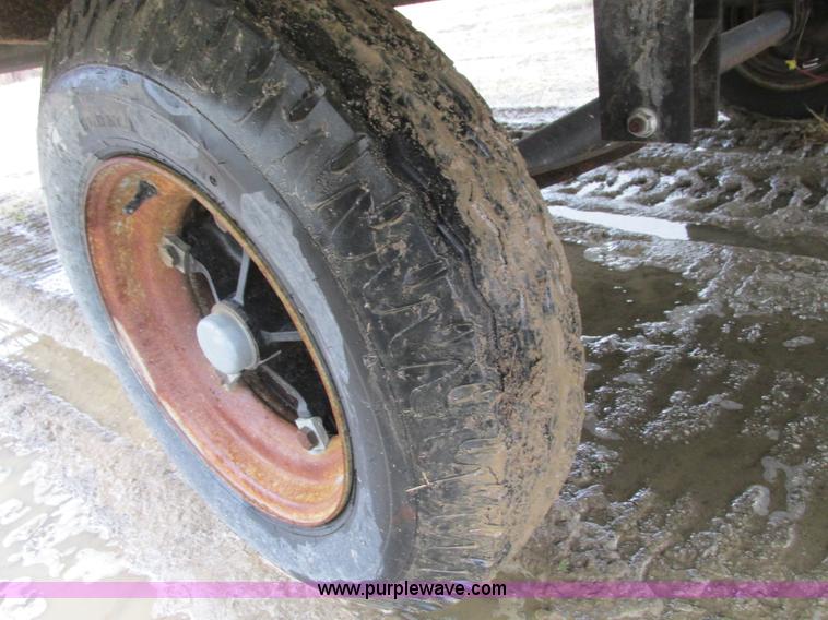 image for item F4234 2006 Comb 26' single axle office trailer