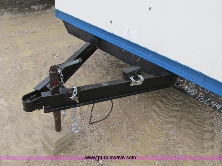 image for item F4234 2006 Comb 26' single axle office trailer