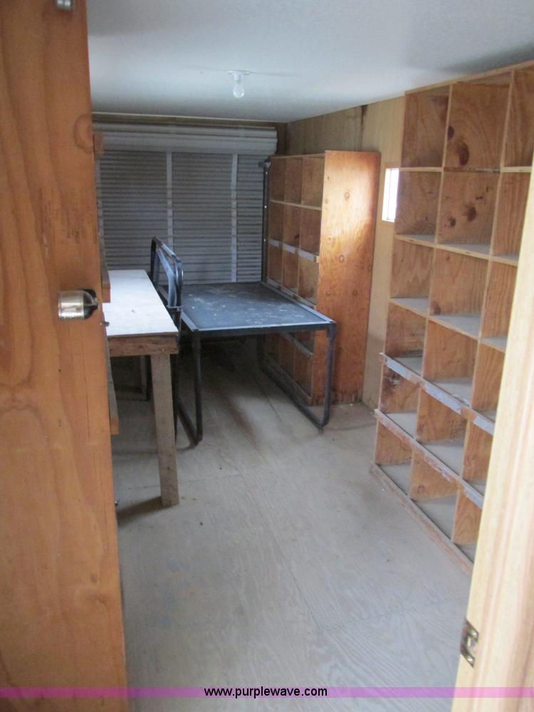 image for item F4234 2006 Comb 26' single axle office trailer