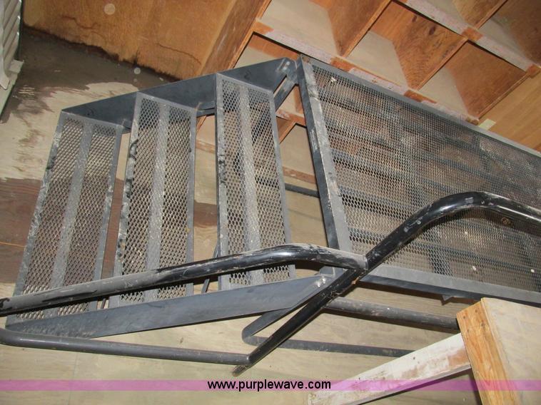 image for item F4234 2006 Comb 26' single axle office trailer