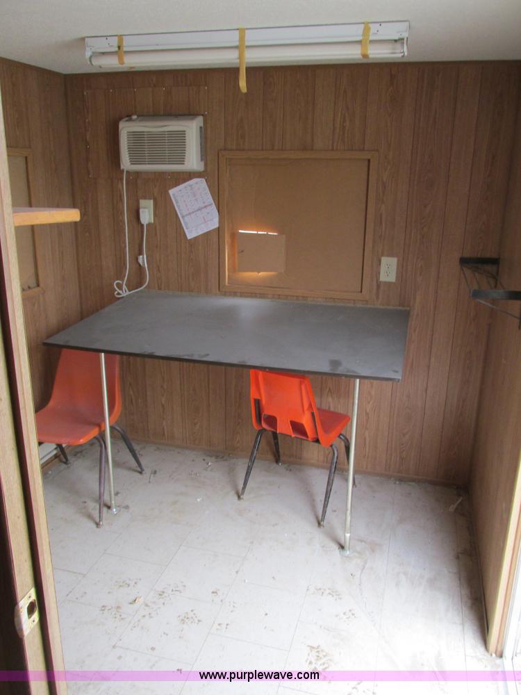 image for item F4234 2006 Comb 26' single axle office trailer