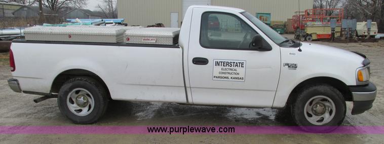 image for item F4236 2001 Ford F150 pickup truck