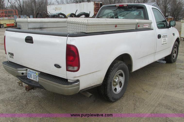 image for item F4236 2001 Ford F150 pickup truck