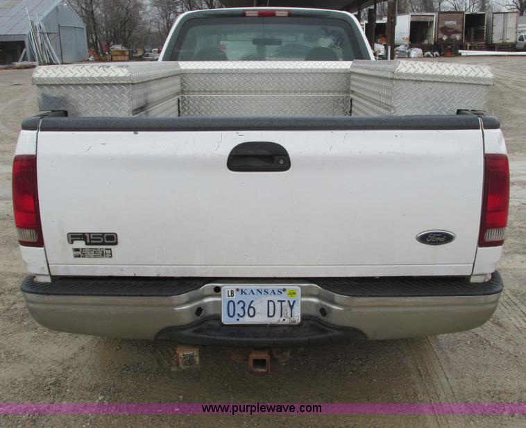 image for item F4236 2001 Ford F150 pickup truck