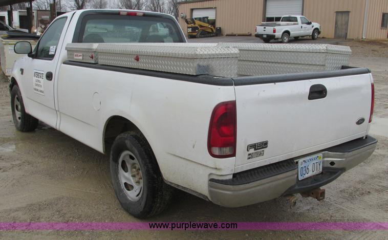 image for item F4236 2001 Ford F150 pickup truck