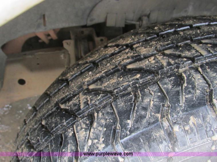 image for item F4236 2001 Ford F150 pickup truck