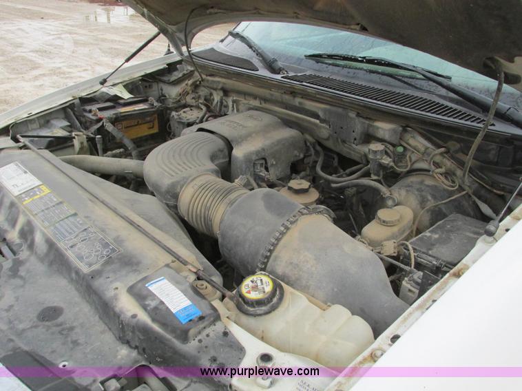 image for item F4236 2001 Ford F150 pickup truck