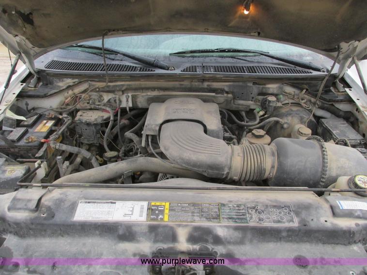 image for item F4236 2001 Ford F150 pickup truck