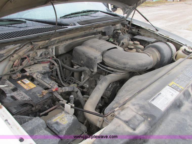 image for item F4236 2001 Ford F150 pickup truck