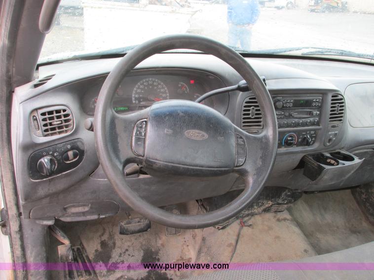 image for item F4236 2001 Ford F150 pickup truck