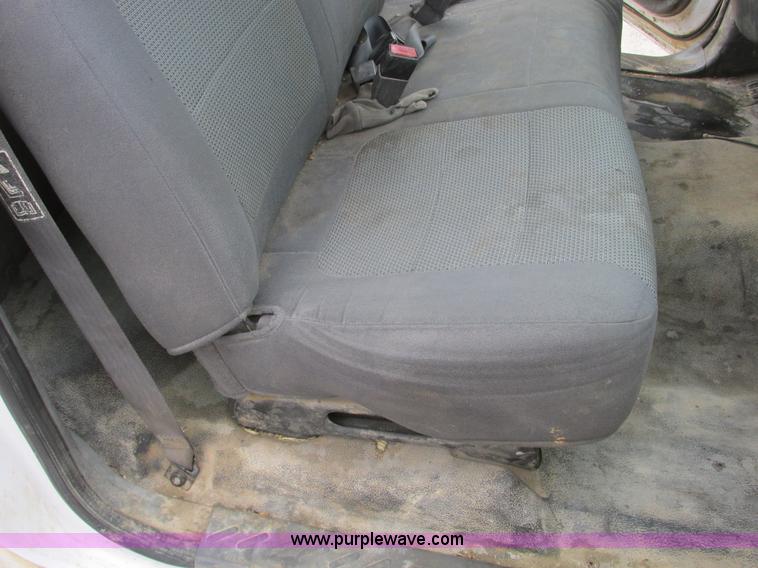 image for item F4236 2001 Ford F150 pickup truck