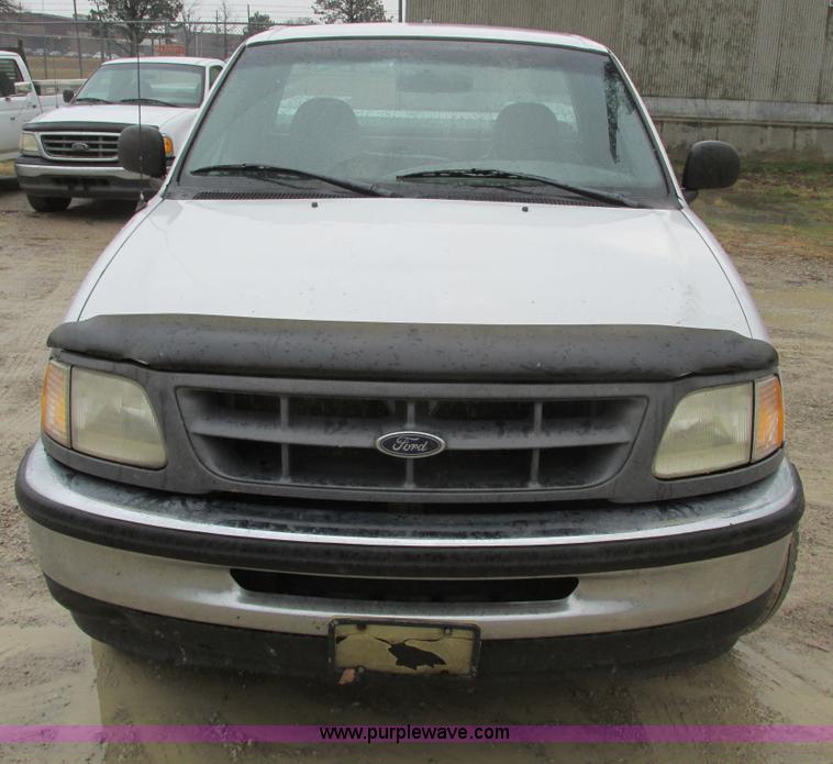 image for item F4237 1998 Ford F150 pickup truck