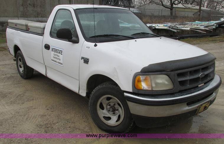 image for item F4237 1998 Ford F150 pickup truck