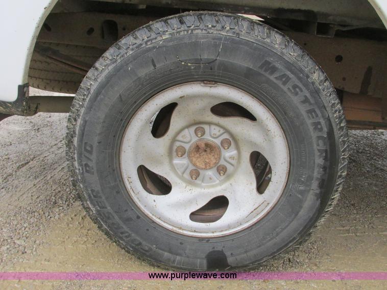 image for item F4237 1998 Ford F150 pickup truck