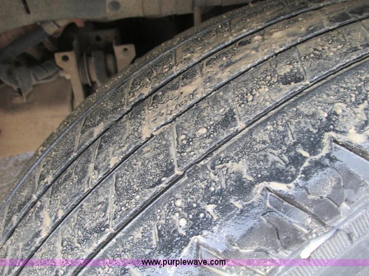 image for item F4237 1998 Ford F150 pickup truck