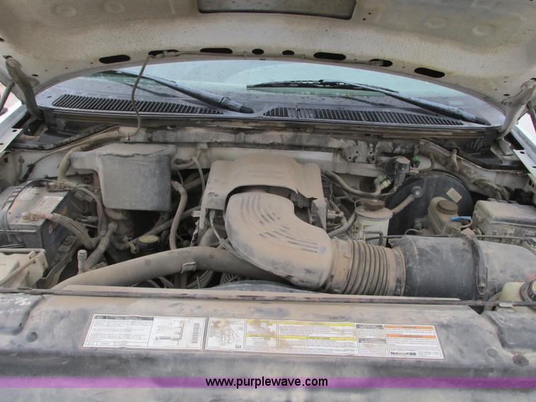 image for item F4237 1998 Ford F150 pickup truck