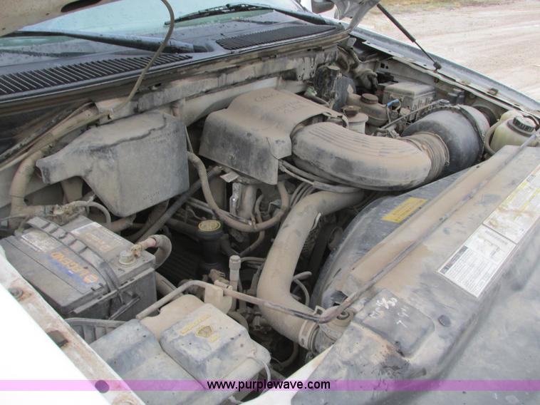 image for item F4237 1998 Ford F150 pickup truck