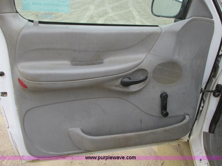 image for item F4237 1998 Ford F150 pickup truck