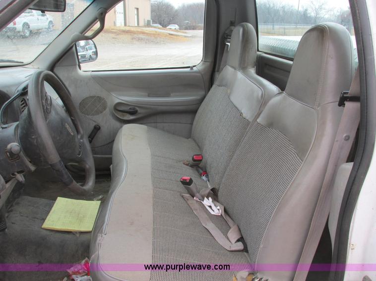 image for item F4237 1998 Ford F150 pickup truck