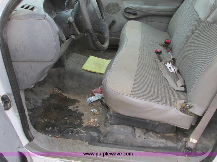 image for item F4237 1998 Ford F150 pickup truck