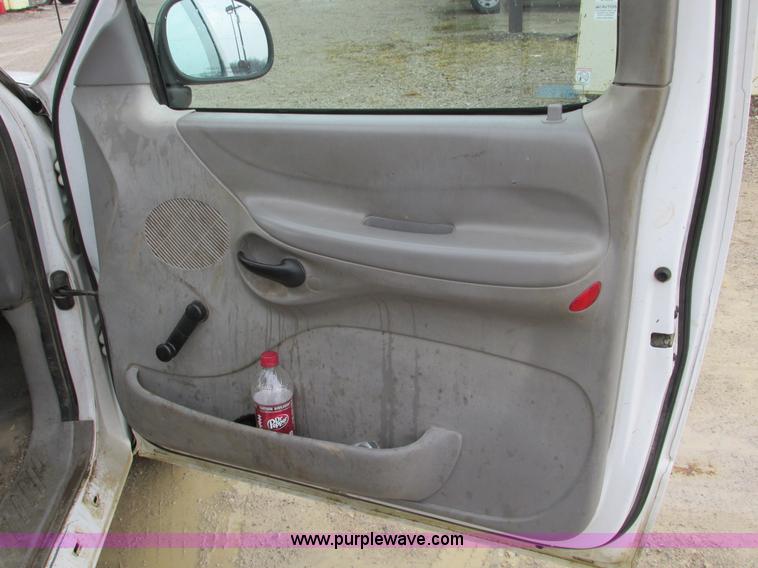 image for item F4237 1998 Ford F150 pickup truck