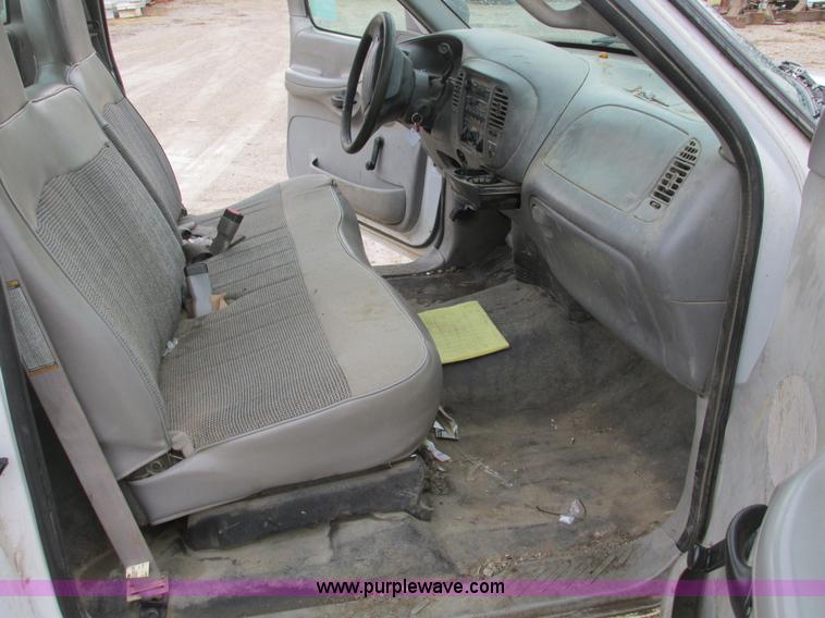 image for item F4237 1998 Ford F150 pickup truck