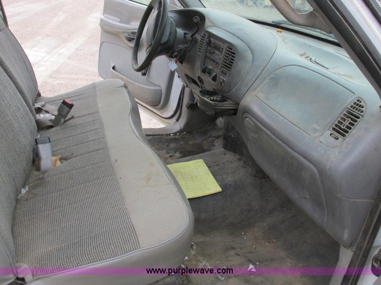 image for item F4237 1998 Ford F150 pickup truck