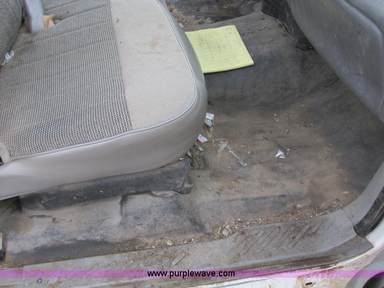 image for item F4237 1998 Ford F150 pickup truck