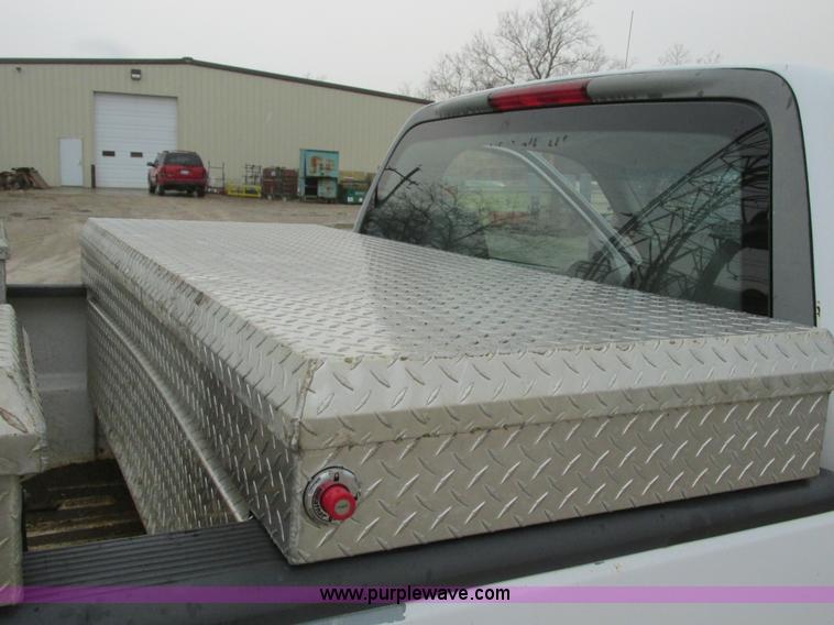 image for item F4237 1998 Ford F150 pickup truck