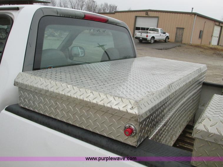 image for item F4237 1998 Ford F150 pickup truck