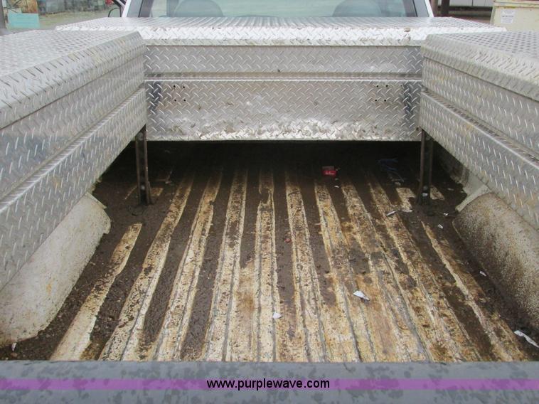 image for item F4237 1998 Ford F150 pickup truck