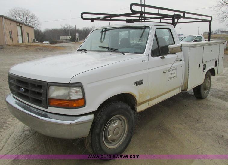 image for item F4239 1997 Ford F250 service truck