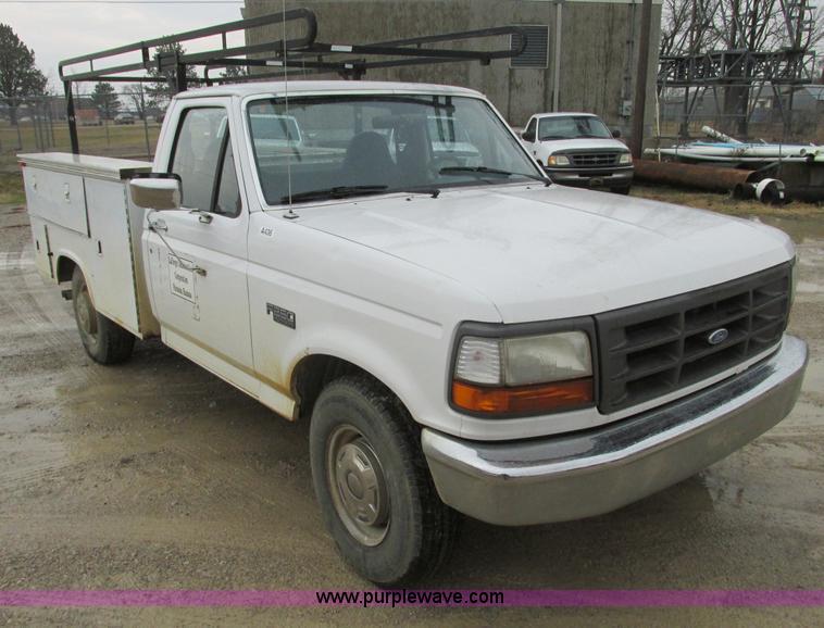 image for item F4239 1997 Ford F250 service truck