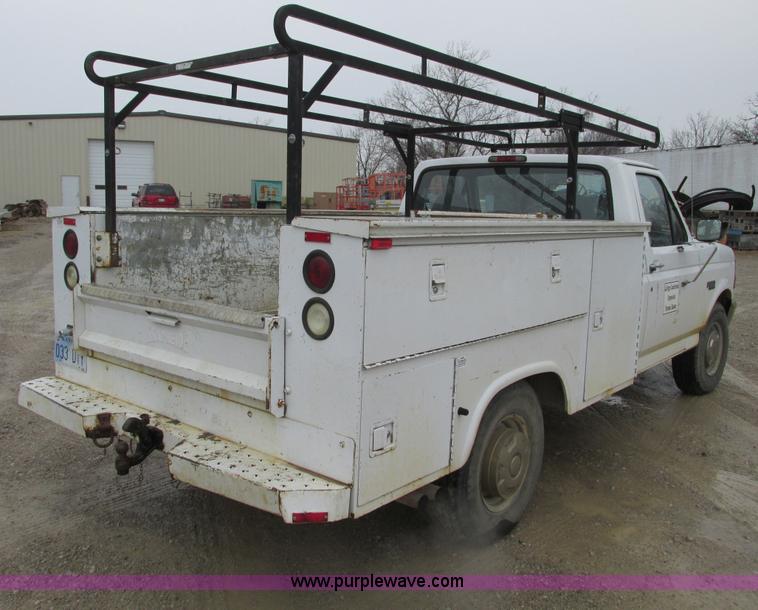 image for item F4239 1997 Ford F250 service truck