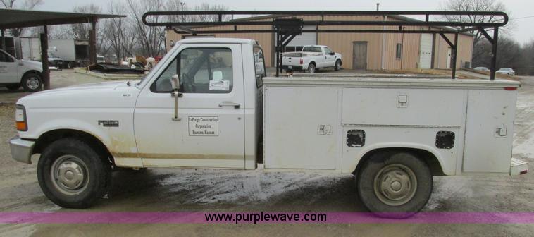 image for item F4239 1997 Ford F250 service truck