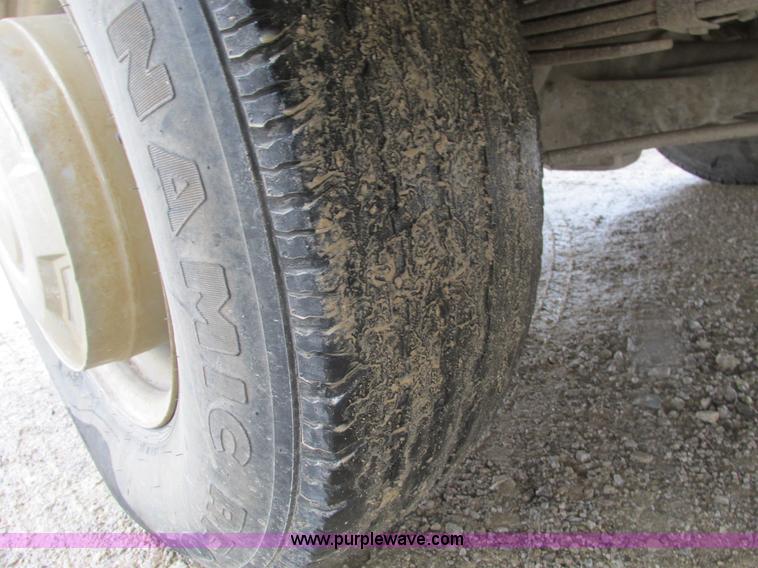 image for item F4239 1997 Ford F250 service truck