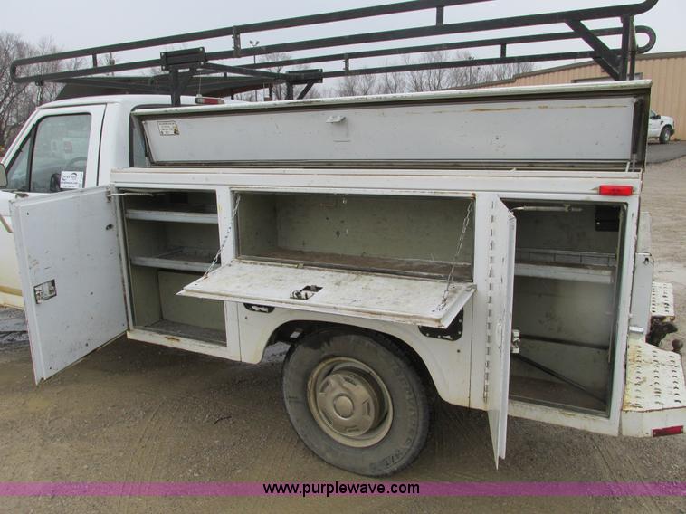 image for item F4239 1997 Ford F250 service truck